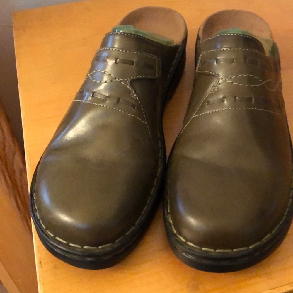 Clarks comfortable shoes